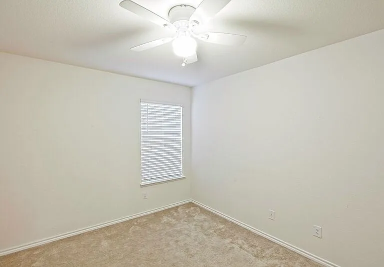 1111 Emerald Gate Dr — Photo 17