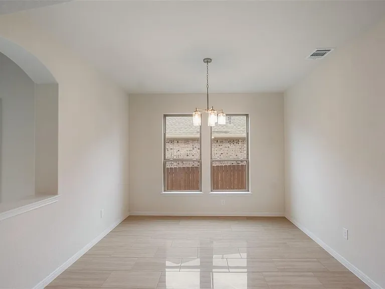 1717 Wind Riv — Photo 3