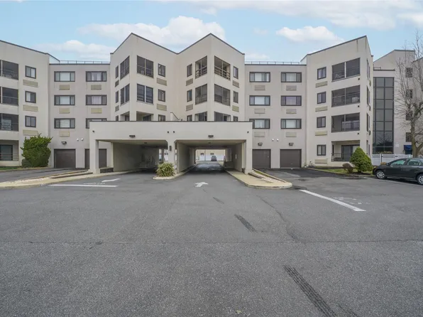 725 Miller Avenue #320, Freeport, NY 11520
