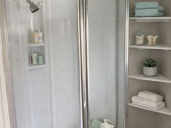 5th image of 47 Spring St