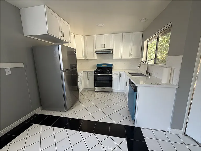 9800 Vesper Ave #96 — Photo 7