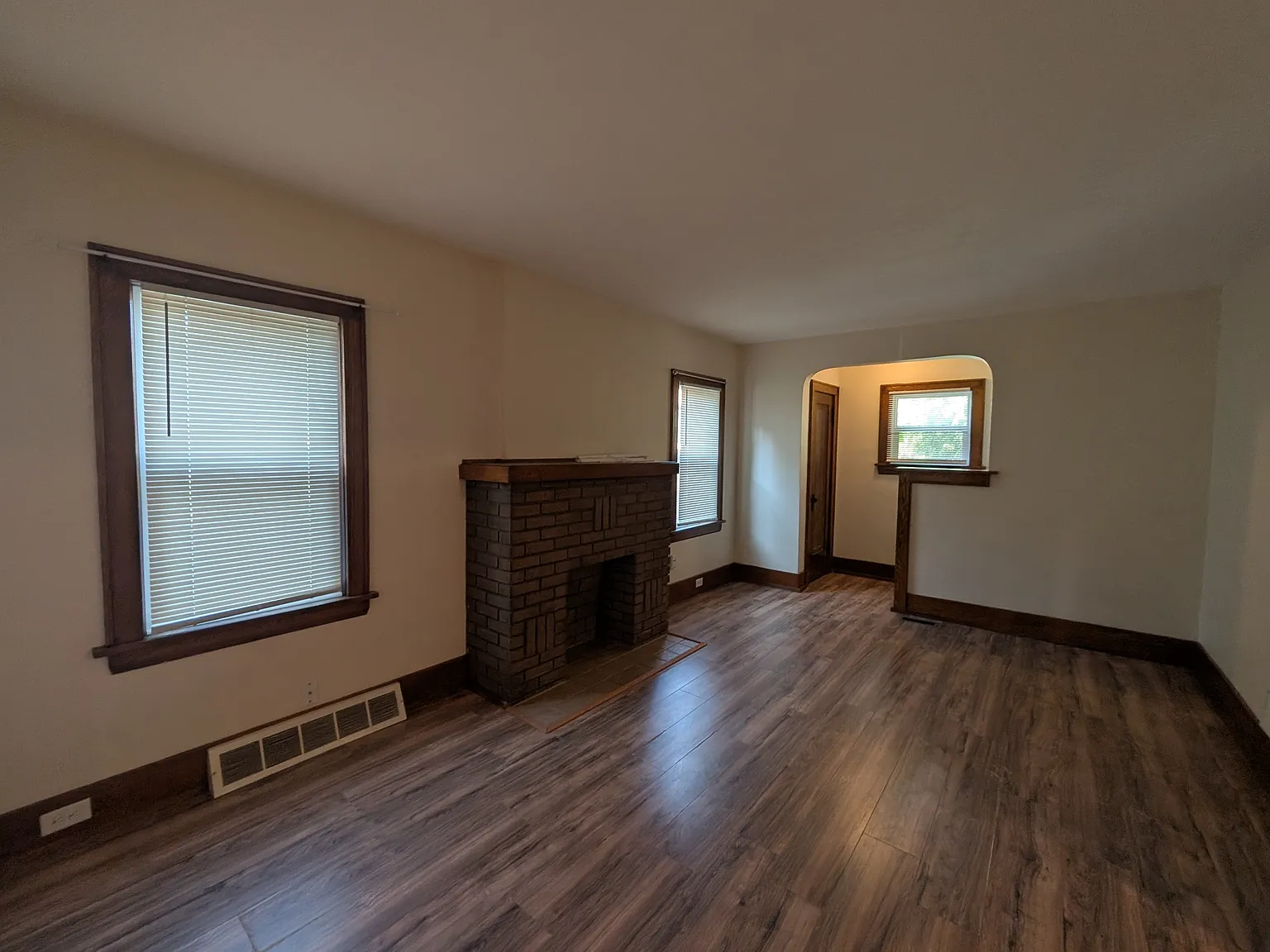 3 bed, 1056 sqft, $1,300 — Photo 4
