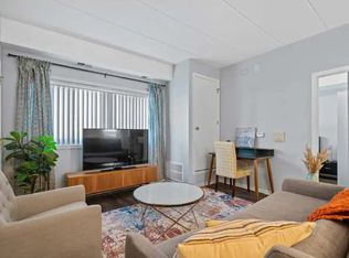 419 W Cermak Rd #1C, Chicago, IL 60616