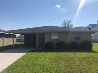 111 Oak Ln, Luling, LA 70070