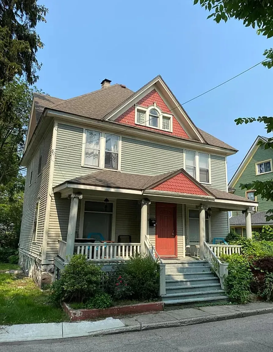 410 Bellevue Pl photo 1