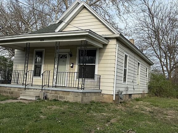 2nd image of 604 S Jackson St