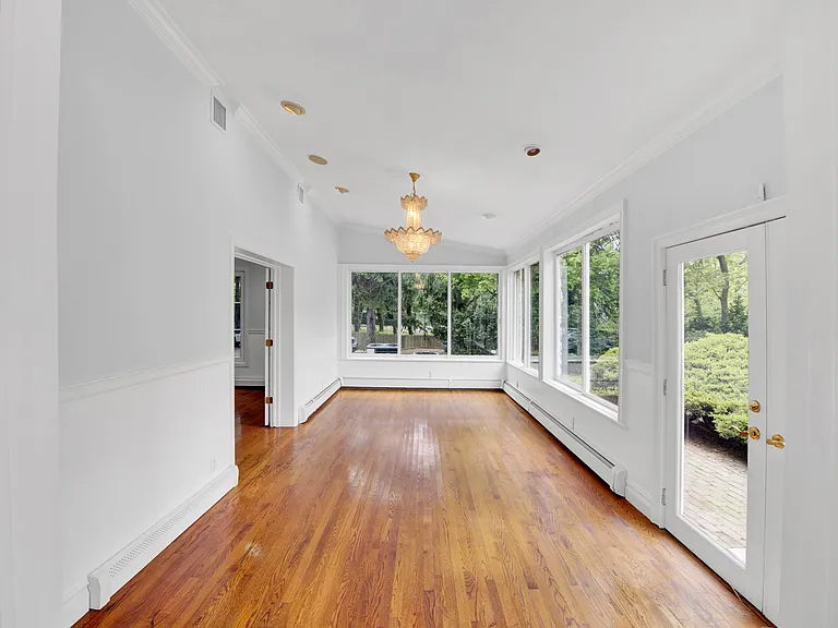1719 Cedar Swamp Rd — Photo 7