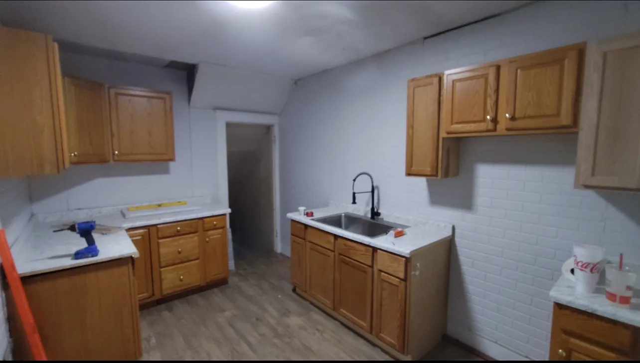 619 S Webster St — Photo 1