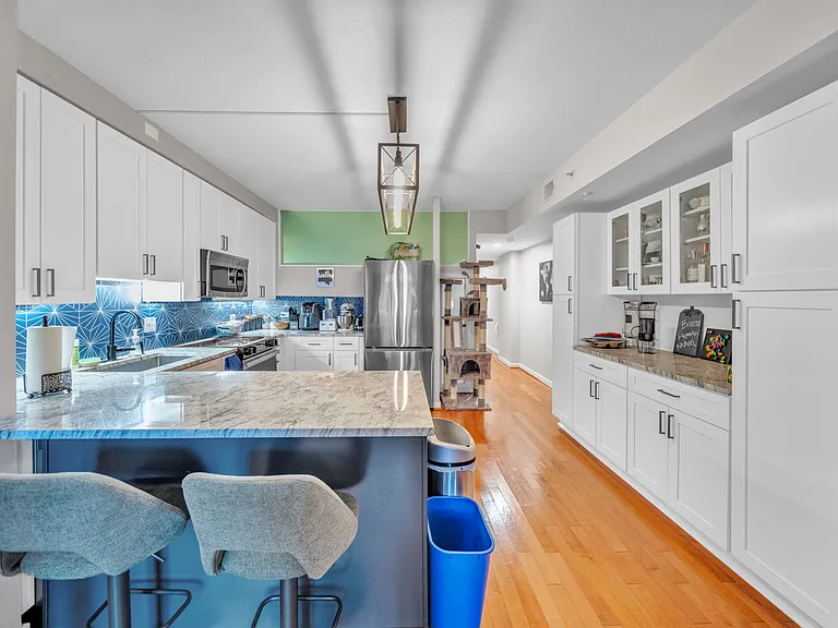437 New York Ave NW #420 — Photo 11