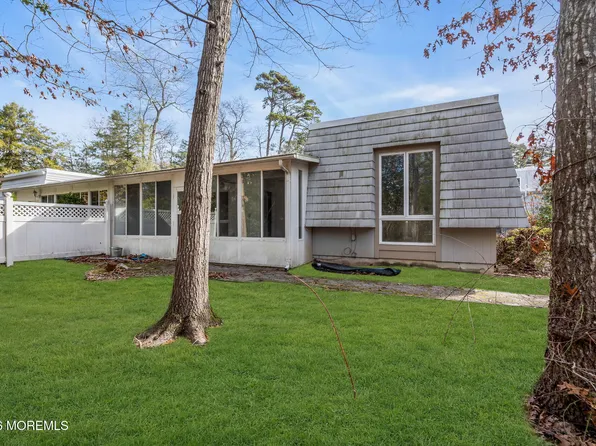 166 E Holly Ln, Little Egg Harbor, NJ 08087