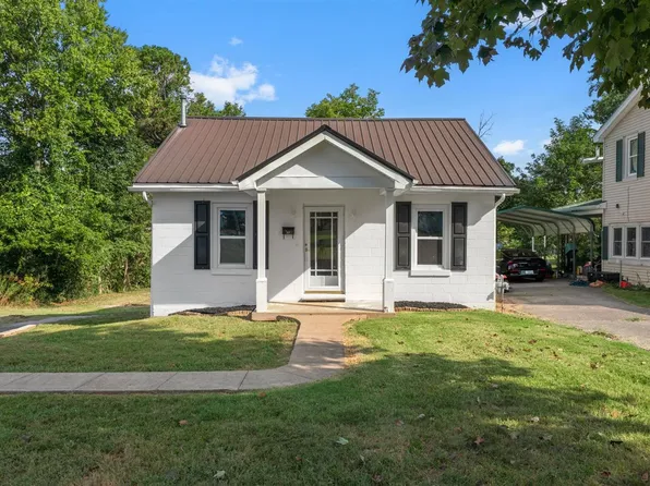 310 Woodlawn Ave, Horse Cave, KY 42749