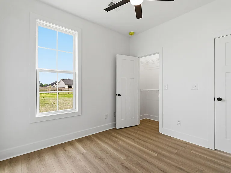 406 Cheyenne Ct — Photo 37