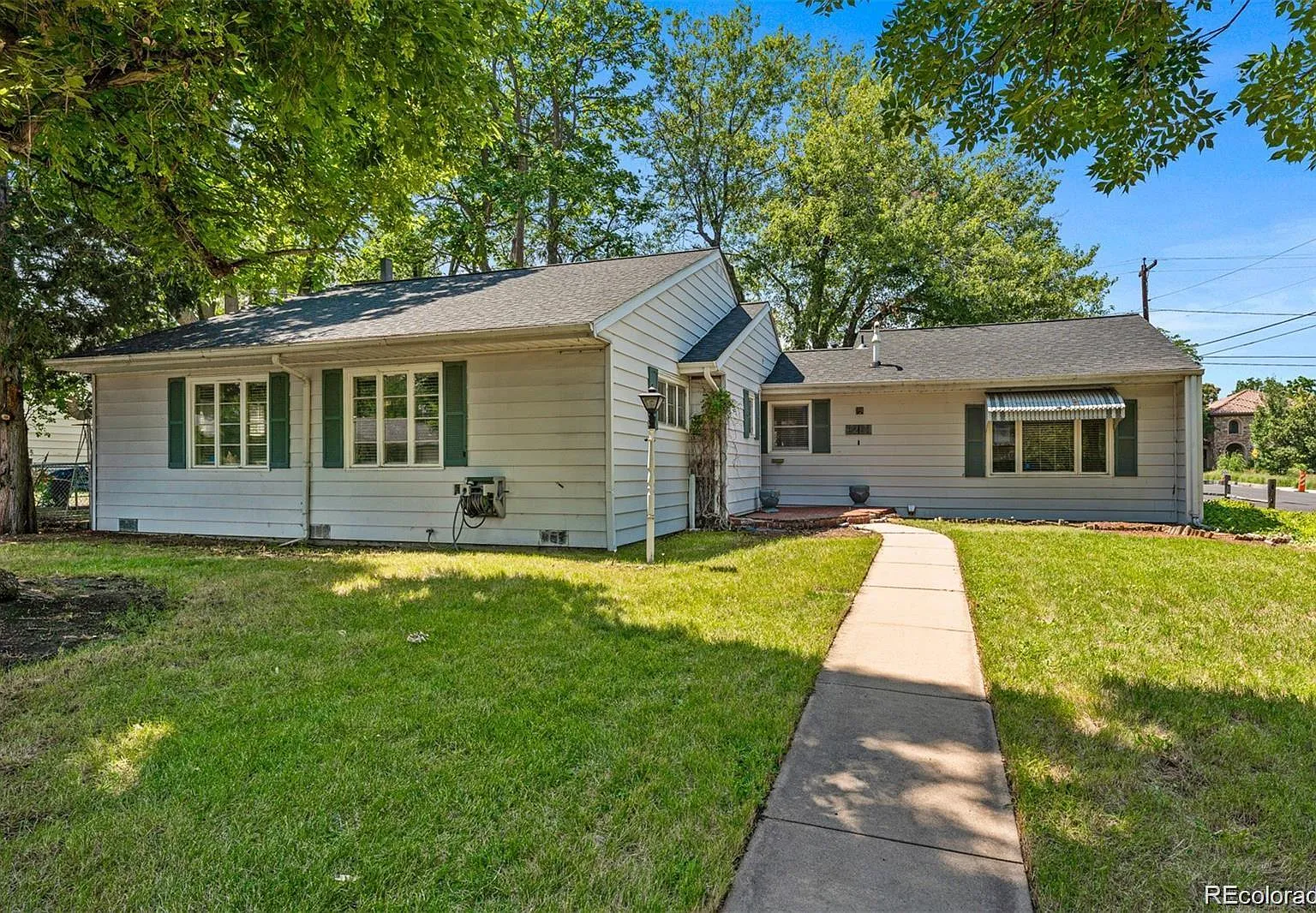 3 bed, 1.0 bath, 1700 sqft, $2,800 — Photo 1