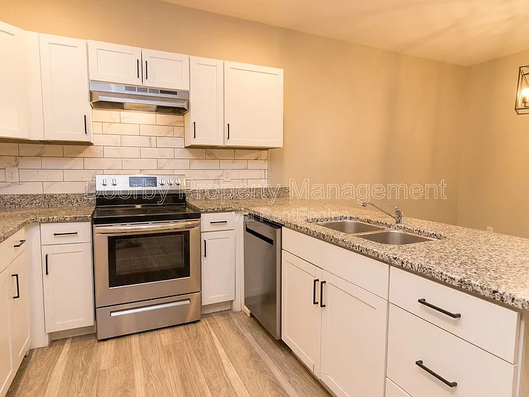18 Michigan Ln #3 — Photo 2