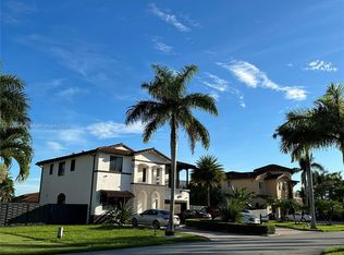 12862 SW 198th Ter, Miami, FL 33177