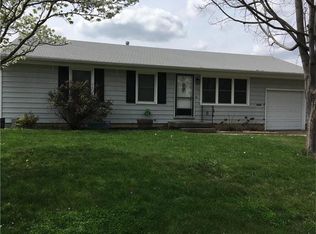 1302 N Farview Dr, Independence, MO 64056