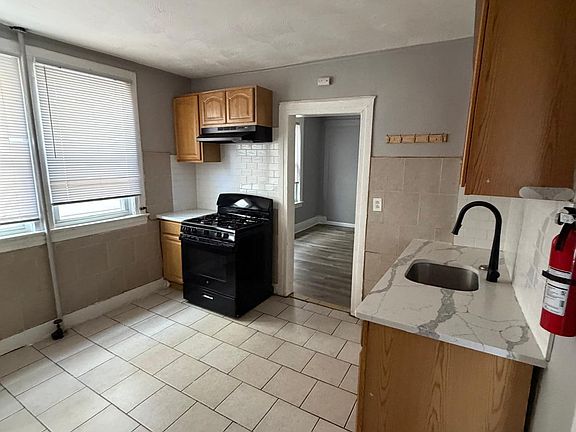 3rd image of 488 Norwood St #A