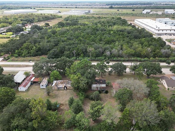 4th image of 5007 Bryan Rd