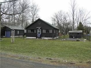 9617 Maplewood St, Angola, NY 14006