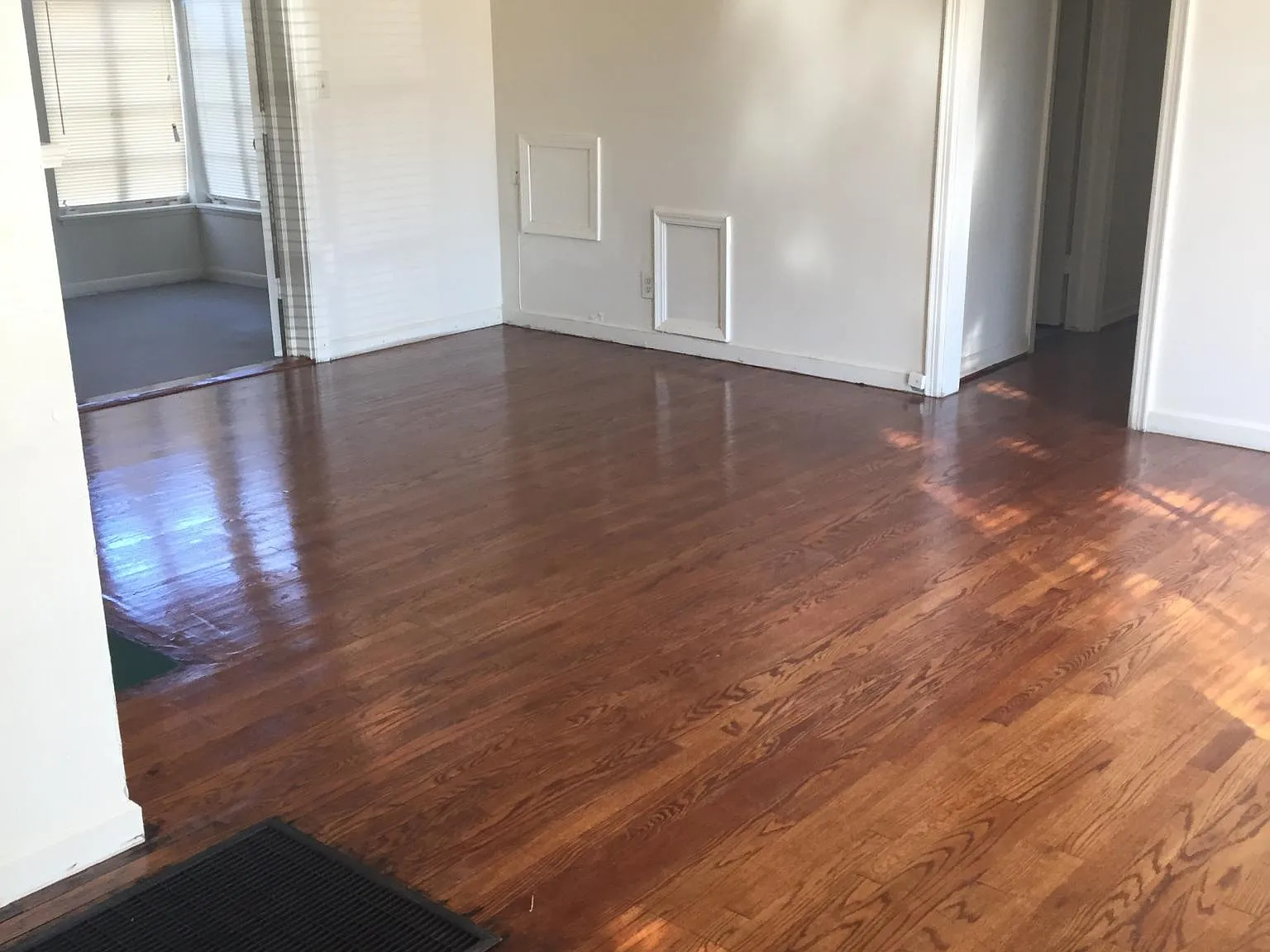 3 bed, 1072 sqft, $1,150 — Photo 3