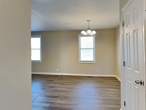 5th image of 3833 Buena Vista Pike