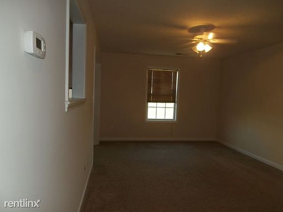557B Living Room 1