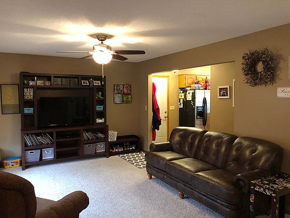 3rd image of 2701 Mulberry St