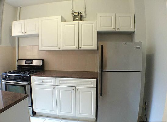 3rd image of 711 W 180th St APT 41