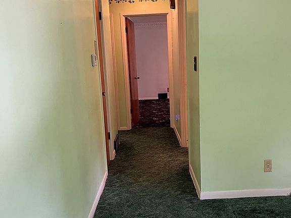 5th image of 212 Sharon Ave