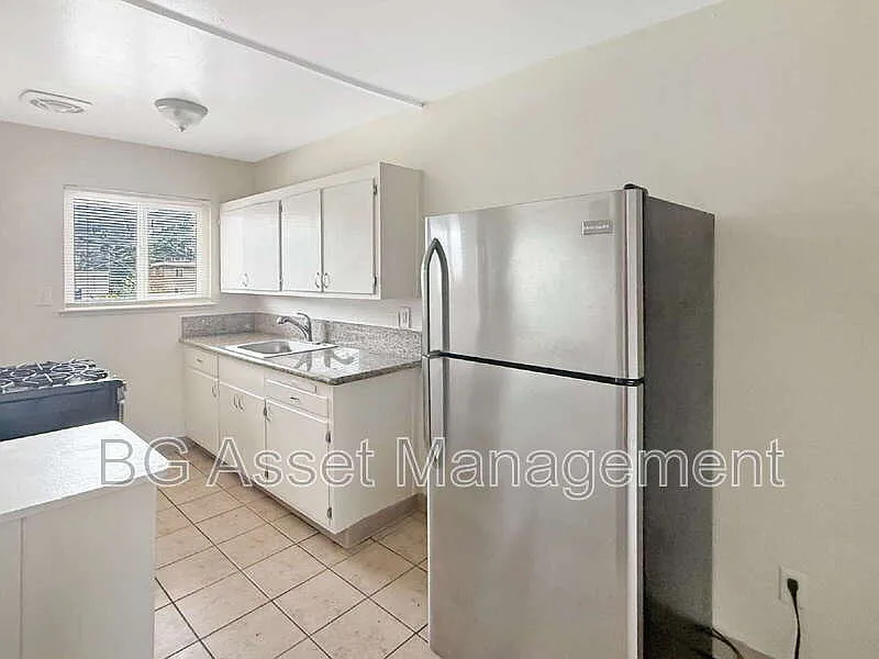 714 Darina Ave — Photo 3