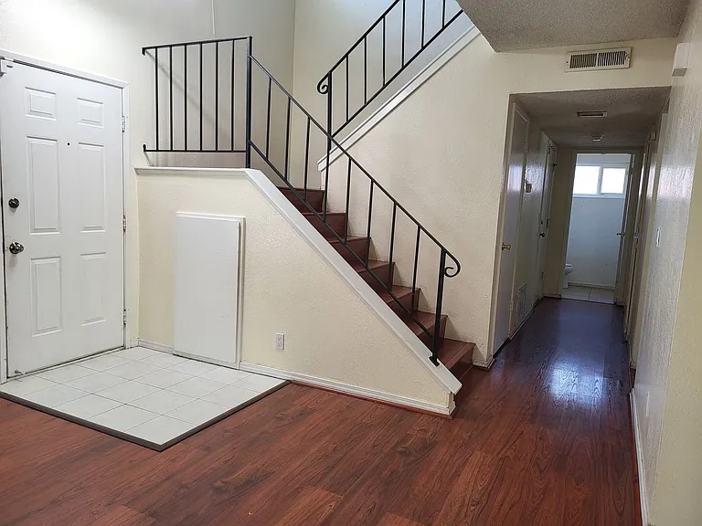 125 Serpentine Dr — Photo 3