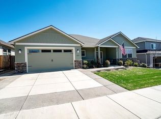 4520 Deer Ridge Dr, Medford, OR 97504