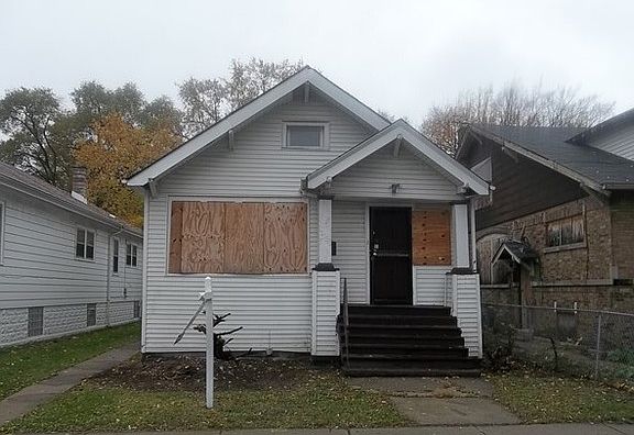 3rd image of 12022 S La Salle St