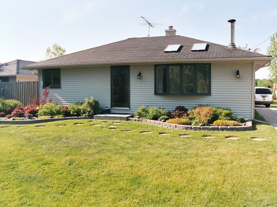 Front Yard/Front of House