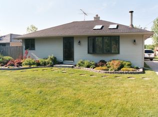 214 98th St, Pleasant Prairie, WI 53158