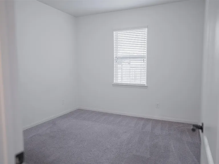 7635 Daisy Port Ln — Photo 12