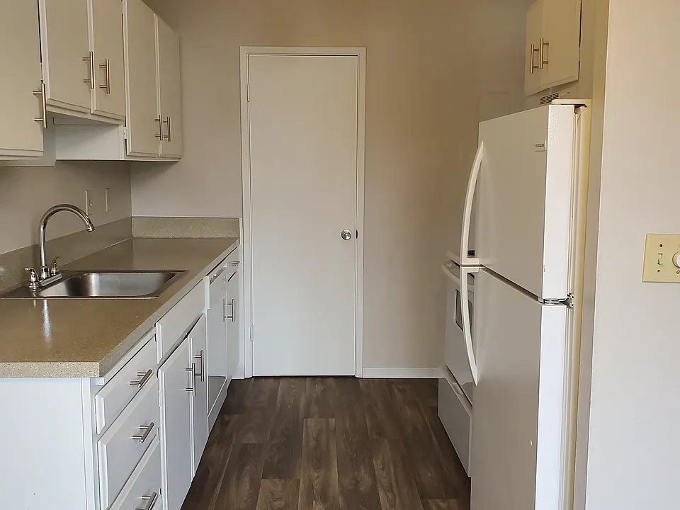 Ample Cabinet Space