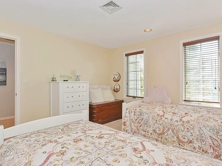 601 Browning Ln — Photo 23