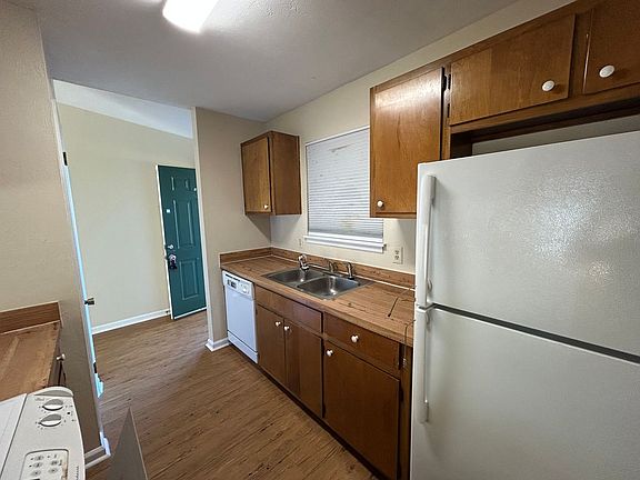 3rd image of 4815 Clara Kee Ct