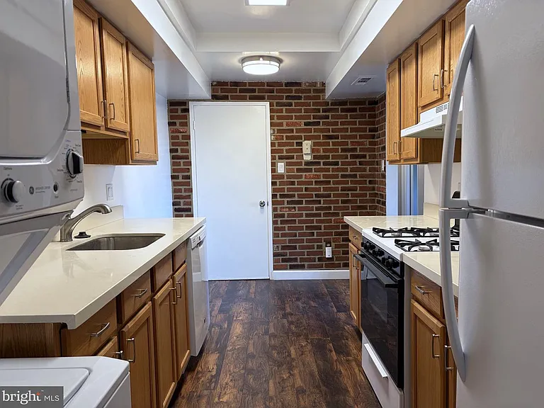 10239 Prince Pl #26-304 — Photo 4