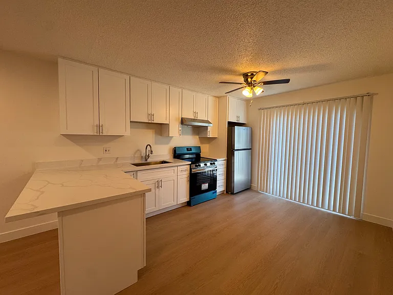 27104 Belvedere Ct #4 — Photo 3