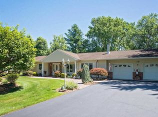 4 Saratoga Dr, Manalapan, NJ 07726
