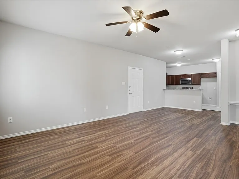 514 E Hazelwood St #B — Photo 20
