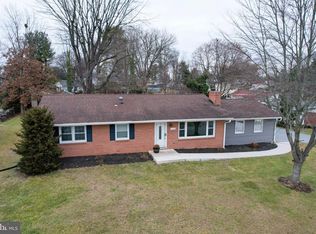 17744 Red Oak Dr, Hagerstown, MD 21740