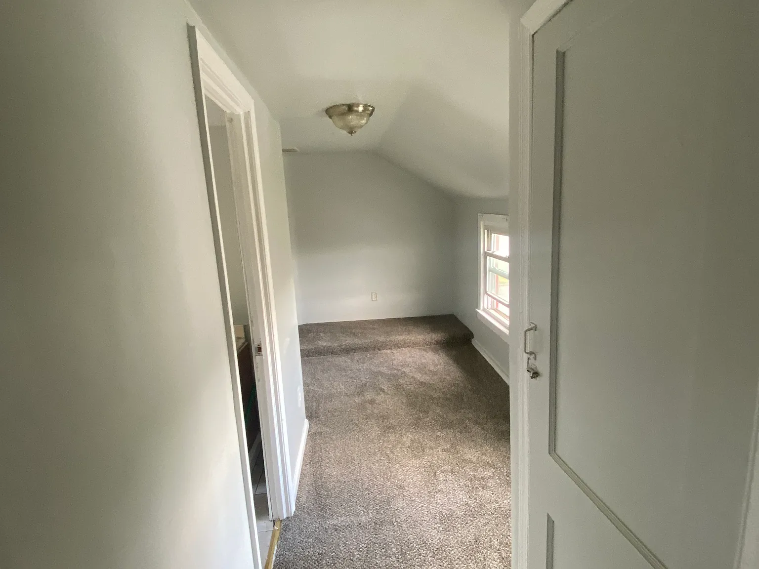 5 bed, 1500 sqft, $3,150 — Photo 4