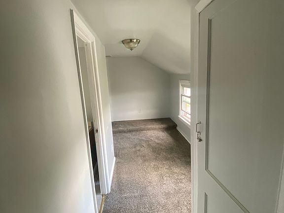 4th image of 141 Grove St