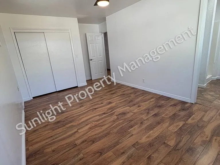 2228 Maple St — Photo 8