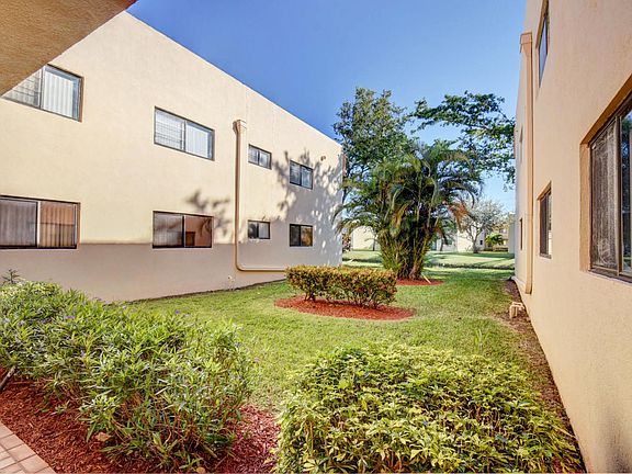 5th image of 15216 Lakes Of Delray Blvd APT D160