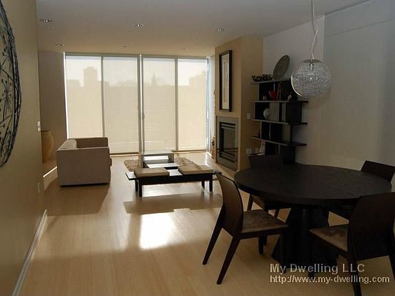 5th image of 919 E Reservoir Ave #919