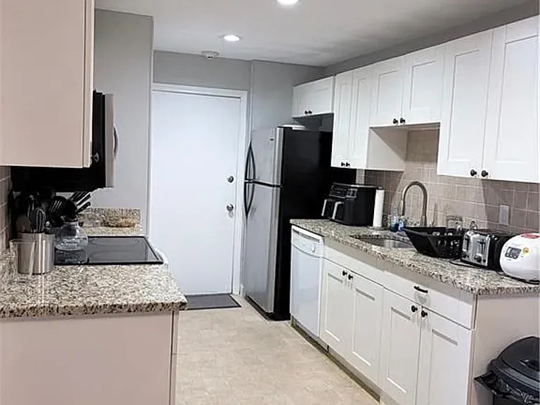 300 Smithfield Rd #P2-4 — Photo 3